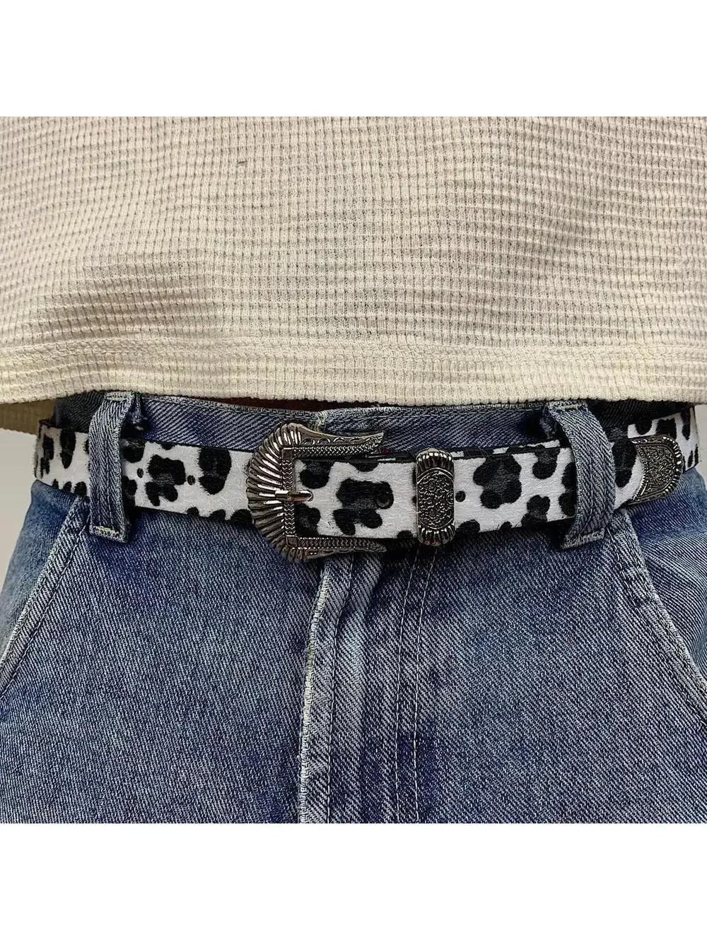 Vintage y2k 2000s Cyber style White and Black Cheetah Fur American Western boho